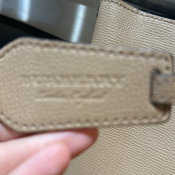 Beautiful tan leather Burberry large zipper tote shoulder bag w check interior - Picture 5 of 15